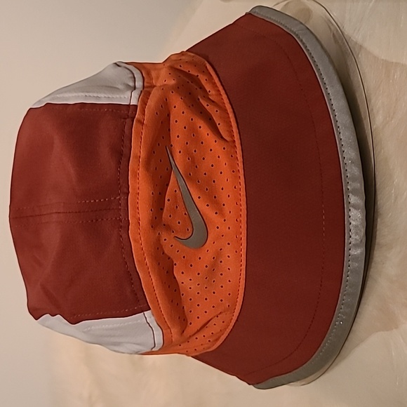 Nike Bucket Hat - Picture 1 of 4
